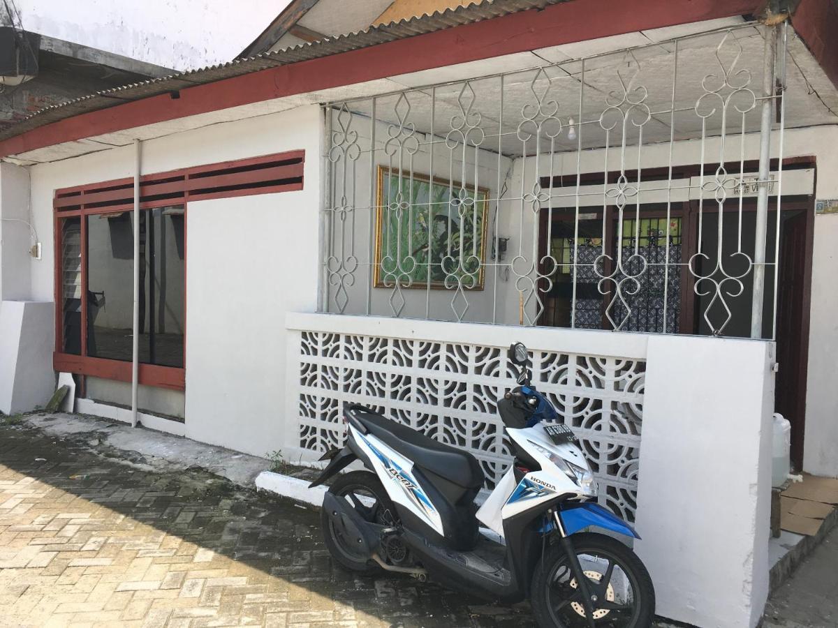 Tambak Bayan Guesthouse Kejayan Exterior photo
