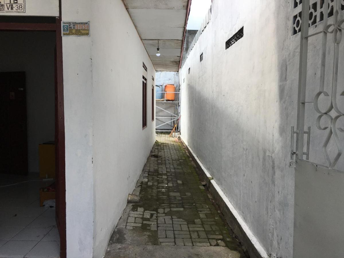 Tambak Bayan Guesthouse Kejayan Exterior photo